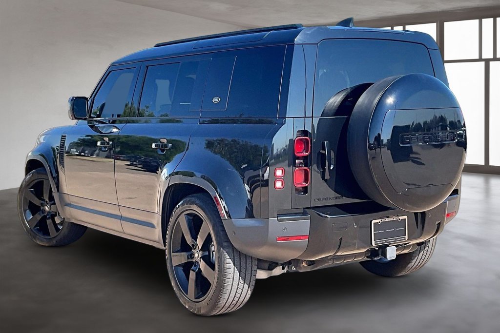 Used 2024 Black Land Rover S image 11