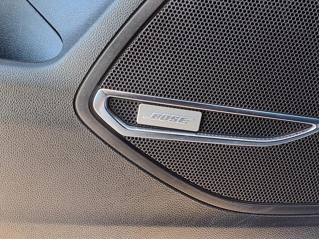Used 2025 Summit White Buick Sport Touring image 13