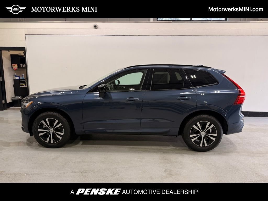 2025 Volvo XC60 B5 Core Dark AWD's photo