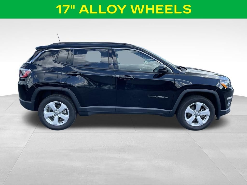 Used 2021 Diamond Black Crystal Pearlcoat Jeep Latitude image 6