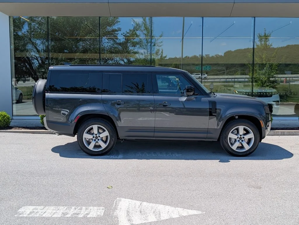 New 2026 Carpathian Grey Land Rover S image 8
