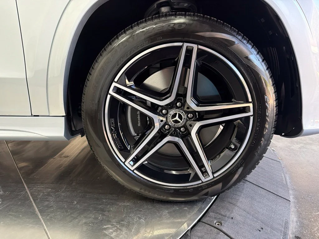 New 2027 Silver Mercedes-Benz GLS 450 image 9