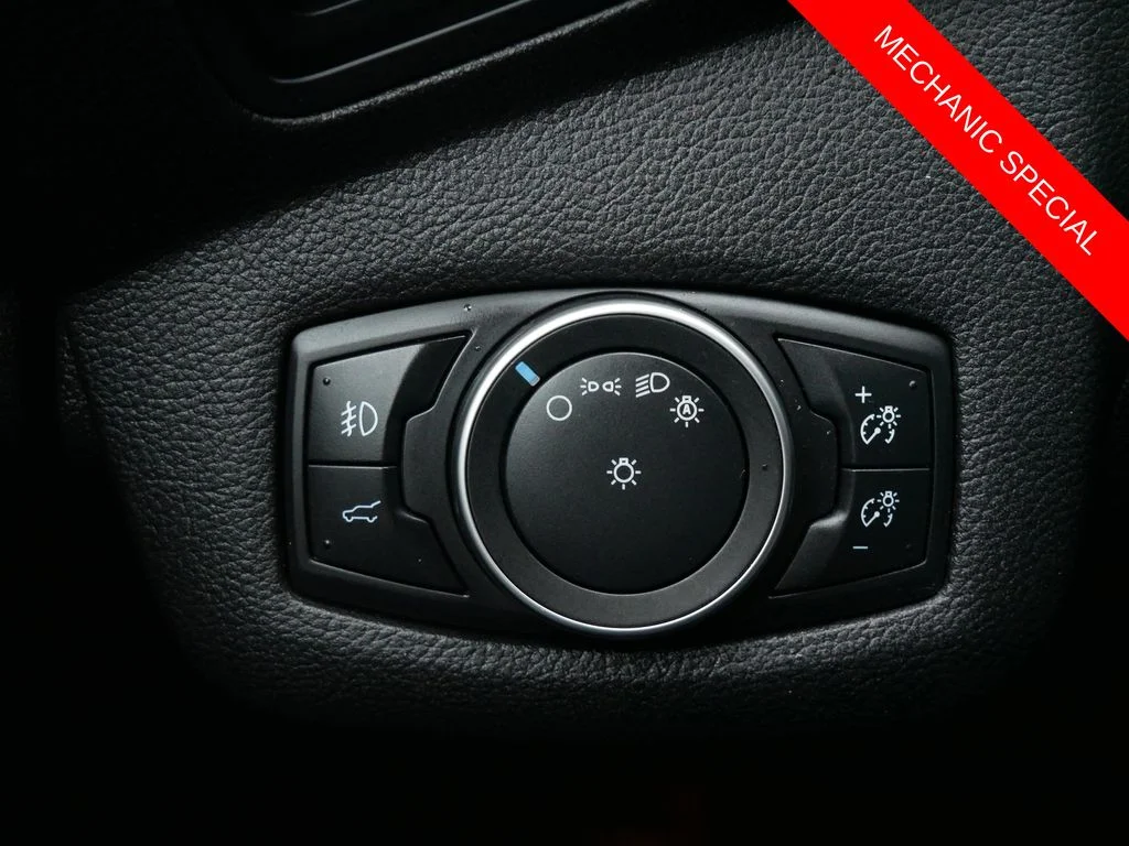 Used 2018 Black Ford SE image 17