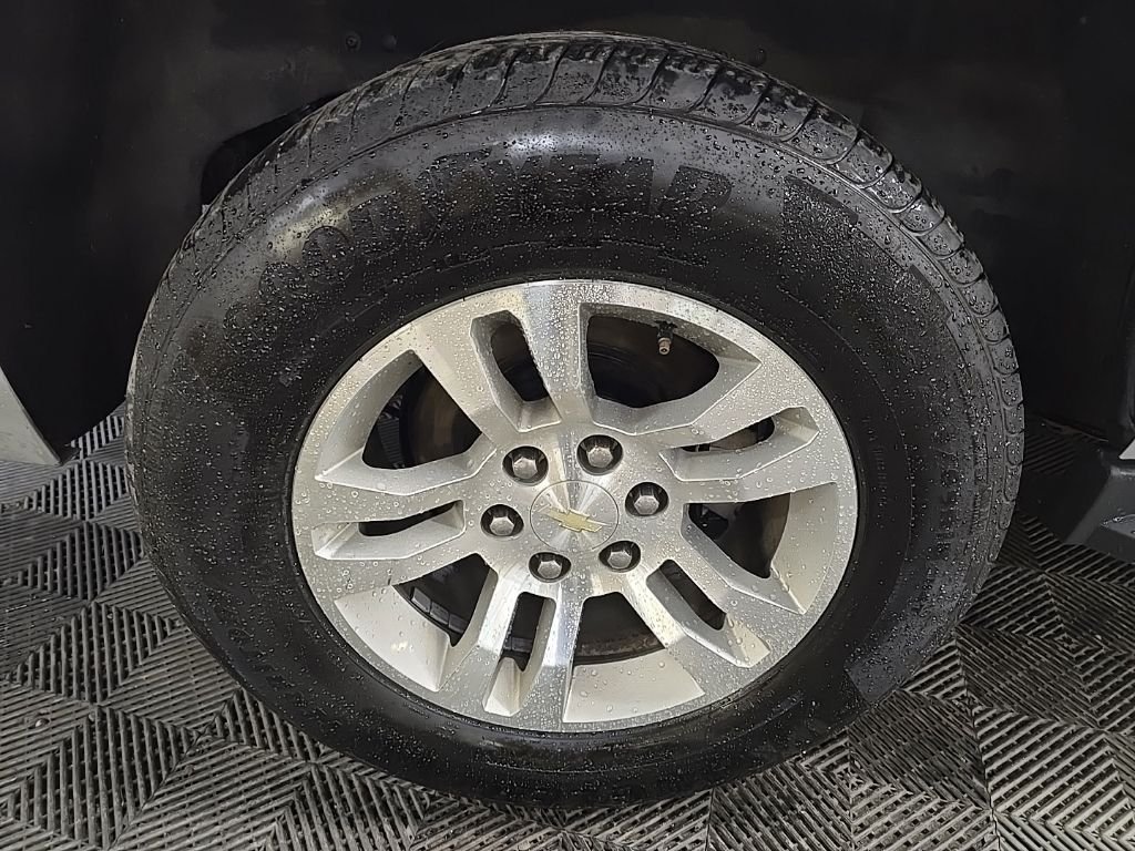 Used 2019 Silver Chevrolet LT image 16
