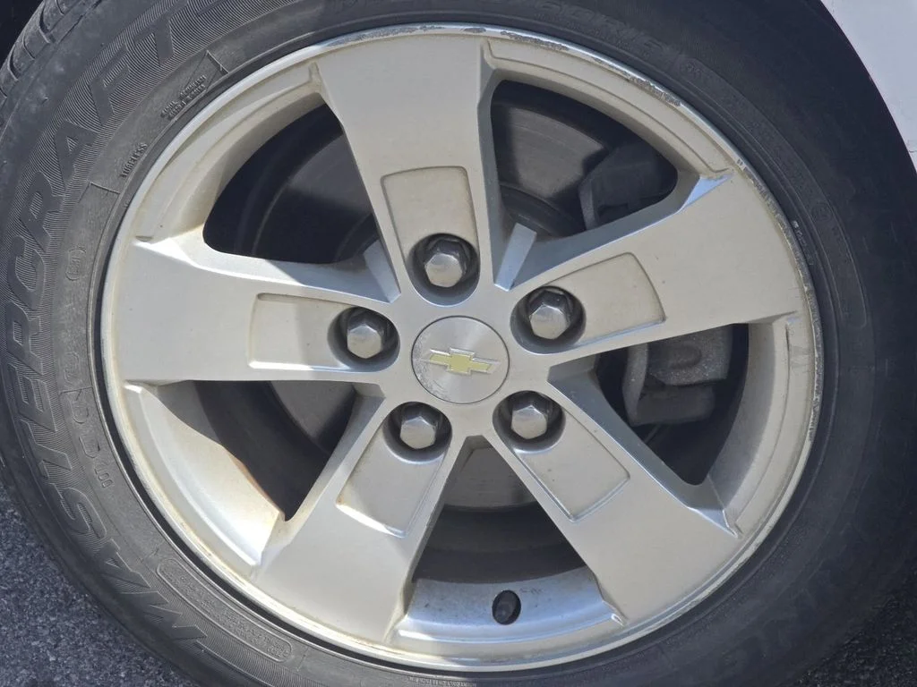 Used 2015 White Chevrolet LT image 7