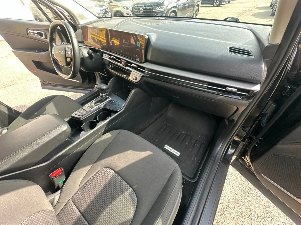 Used 2026 Black Kia LX image 31