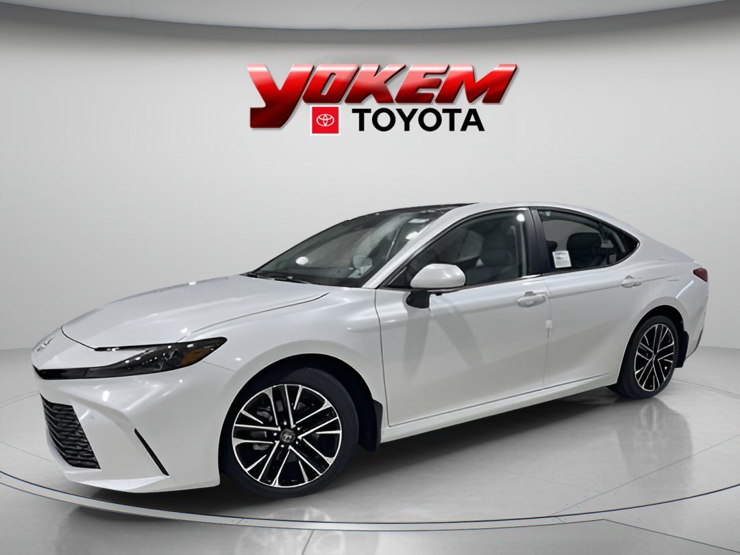Used 2025 White Toyota XLE image 1
