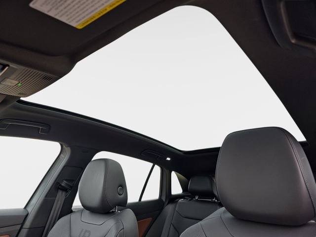 Used 2021  Volkswagen Pro S image 33