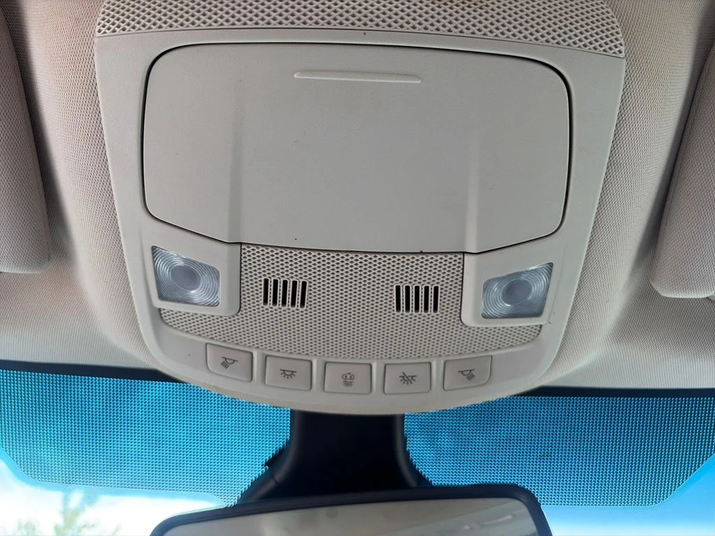 Used 2020 Oxford White Ford SEL image 38