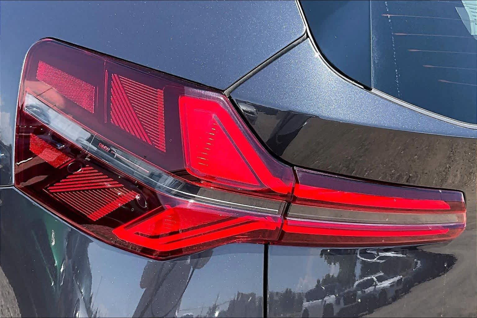 Used 2026 Dark Graphite Metallic BMW M50 xDrive image 26
