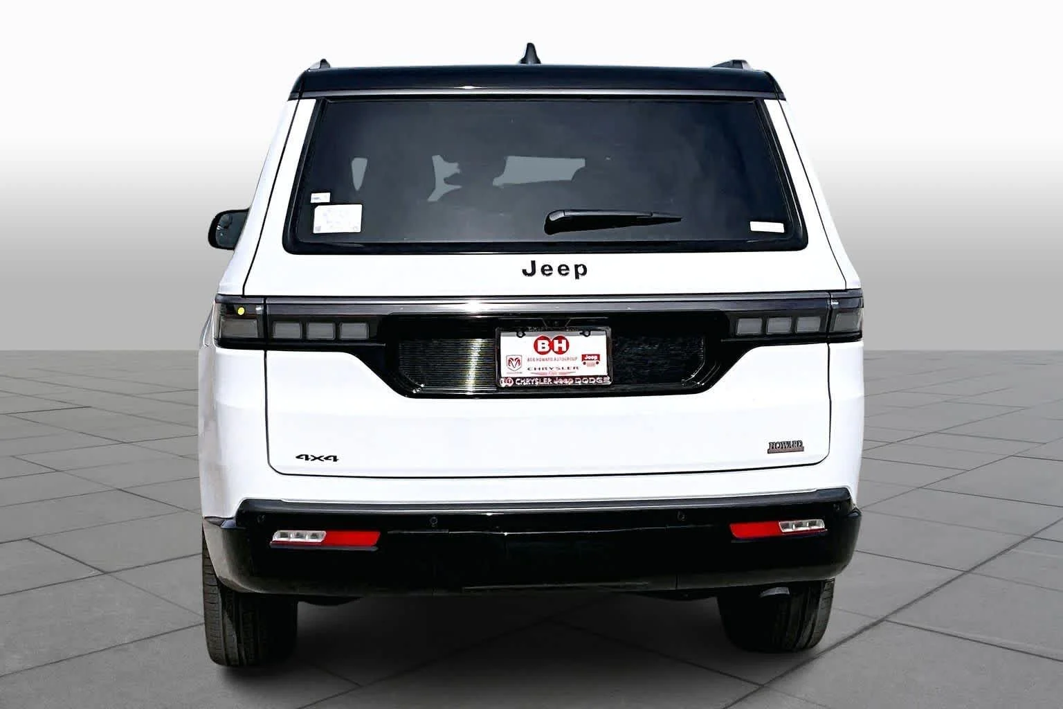 New 2026 Bright White Clear-Coat Exterior Paint Jeep Summit Obsidian image 5
