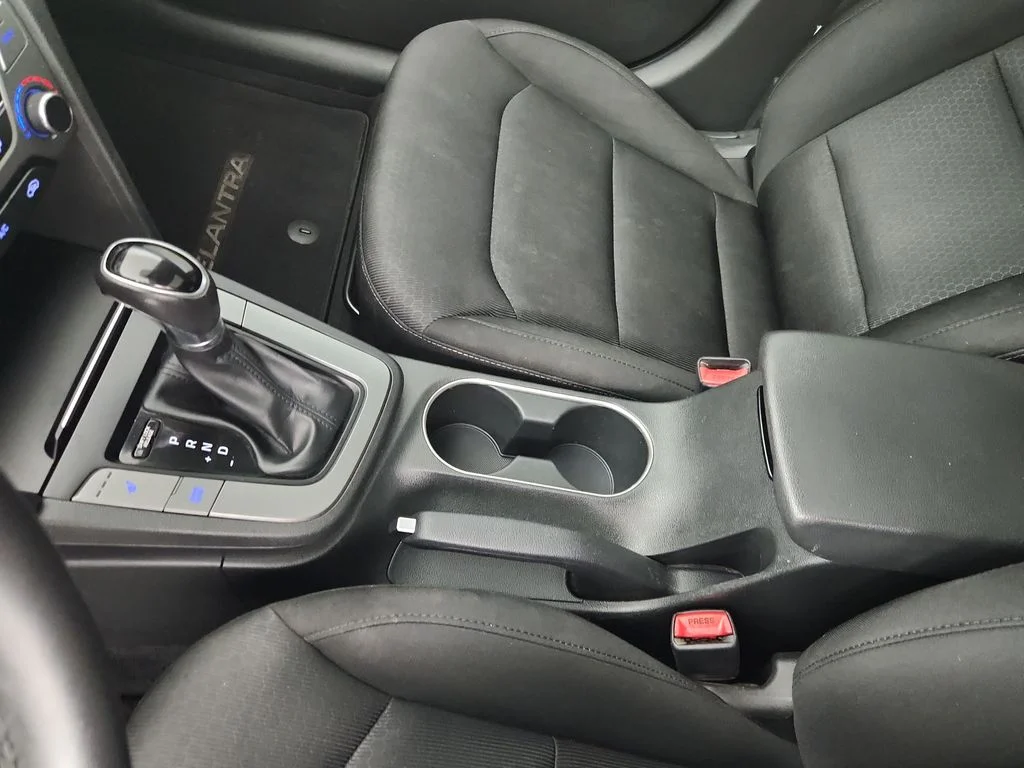 Used 2018 White Hyundai Value Edition image 31