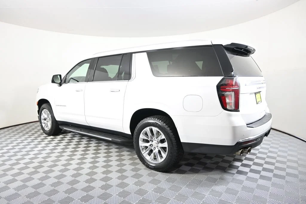 Used 2021 IRIDESCENT PEARL TRICOAT Chevrolet Premier image 4