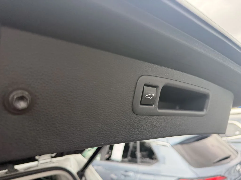 Used 2023 Wind Chill Pearl Toyota XLE image 29