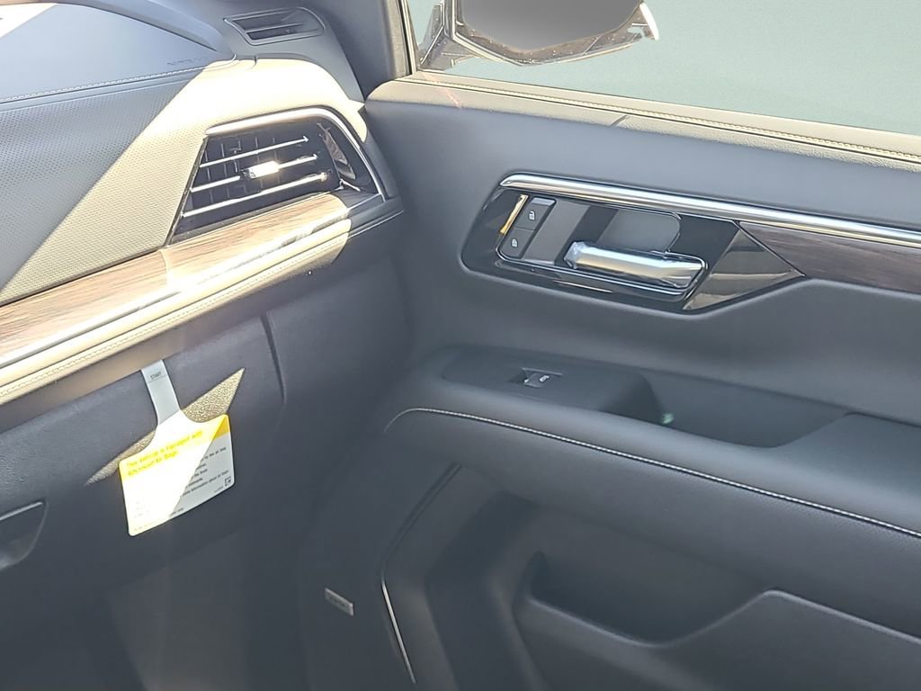 2026 Chevrolet Suburban Premier - Photo 13
