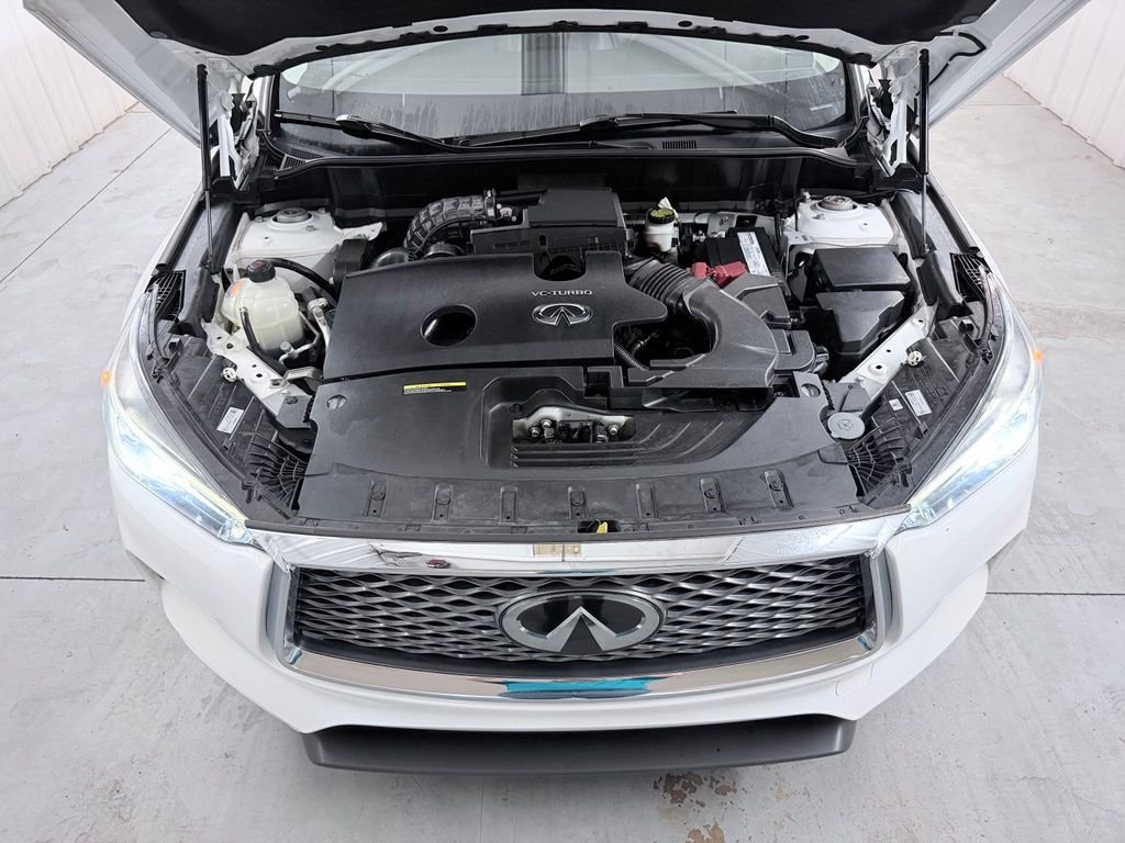 Used 2020 White INFINITI LUXE image 40