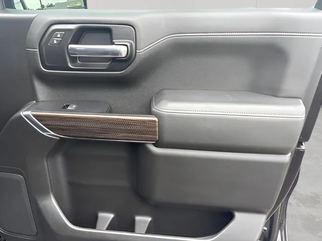 Used 2019  Chevrolet LT Trail Boss image 21