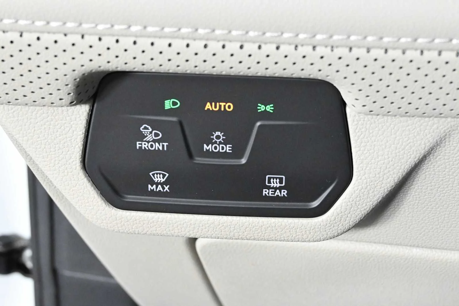 New 2026 Opal White Pearl Volkswagen 2.0T SE w/Technology image 23