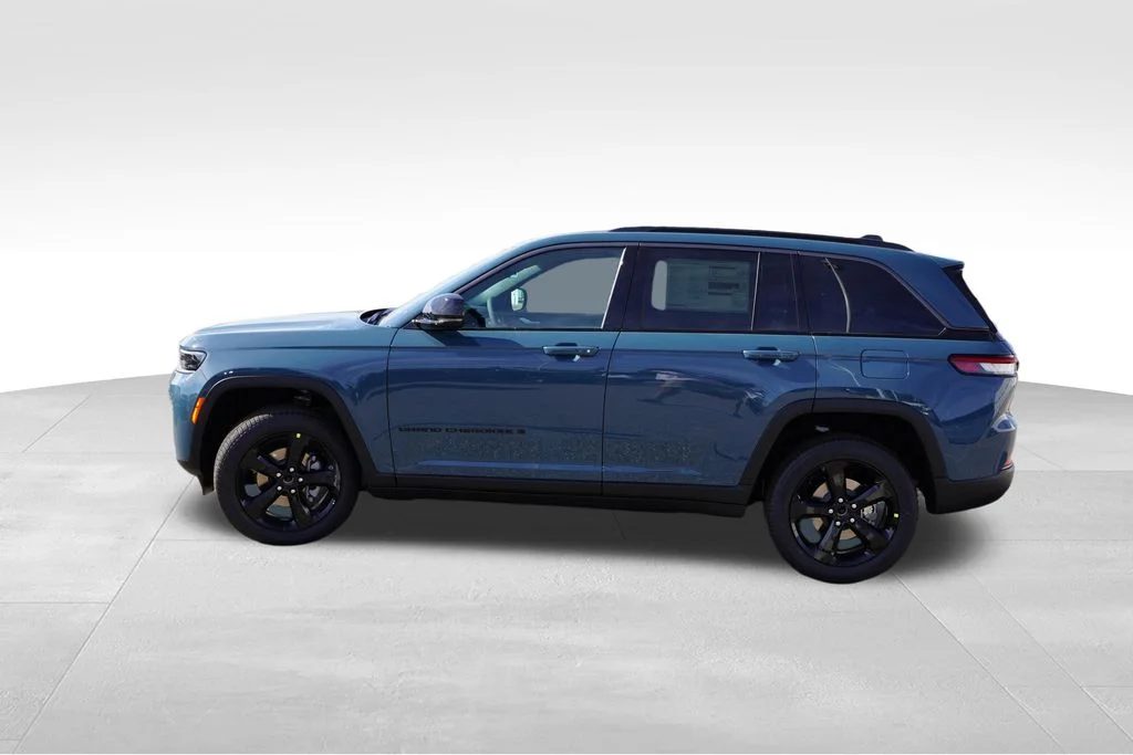 New 2027 Steel Blue Paint Jeep Limited image 6