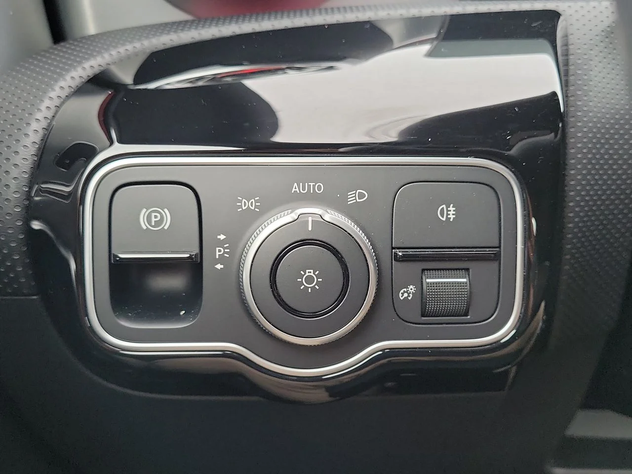 Certified Used 2026 Silver Mercedes-Benz CLA 250 image 23