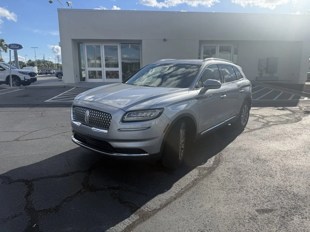 Used 2021 Silver Radiance Lincoln Standard image 2