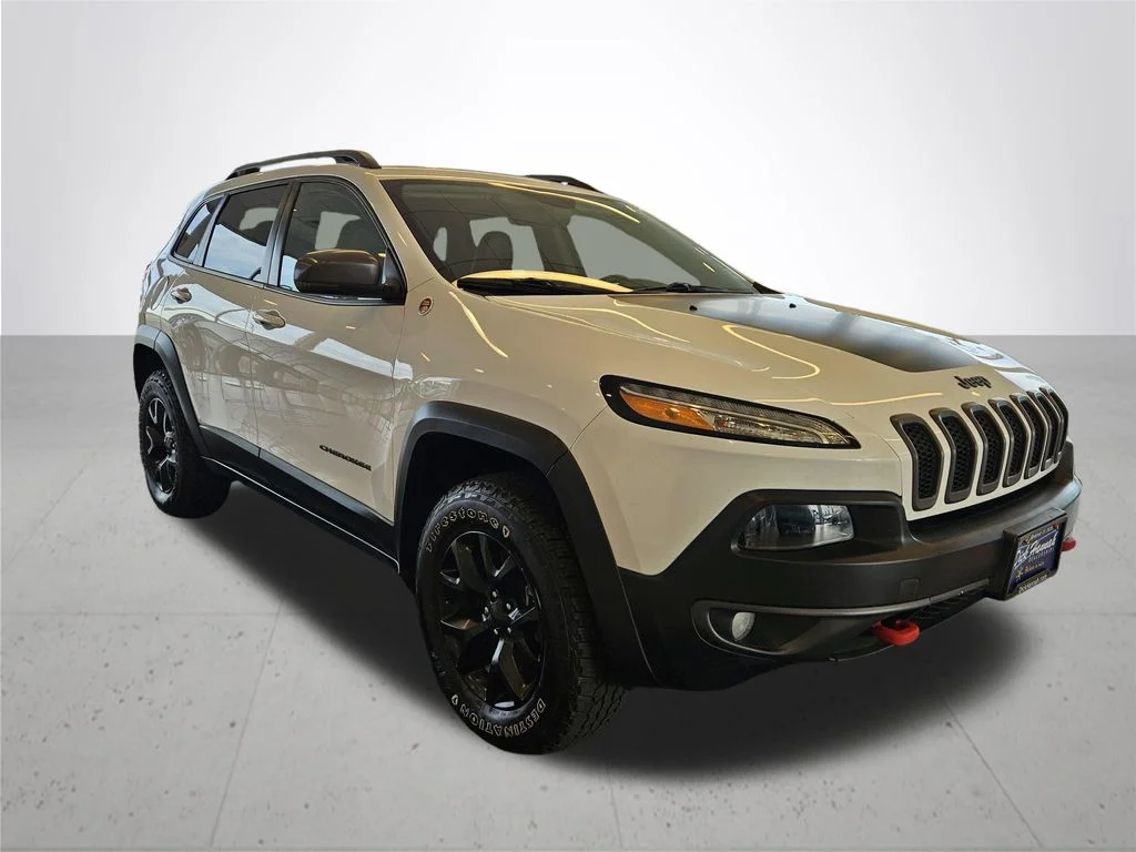 Used 2018 White Jeep Trailhawk image 5