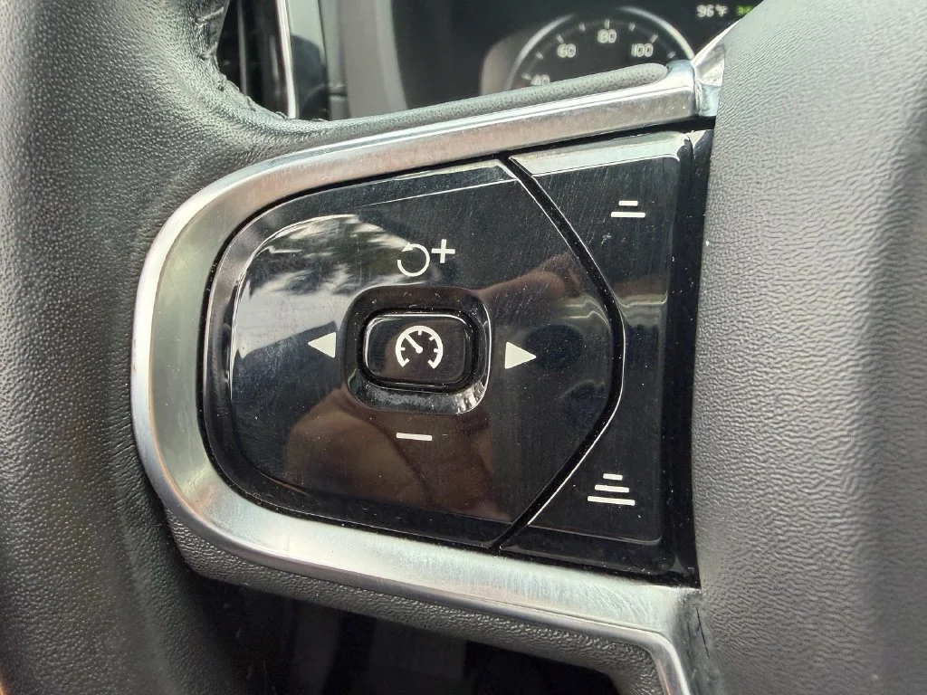 Used 2020 Black Volvo T6 Inscription image 30