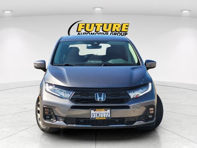 Used 2025  Honda EX-L image 2