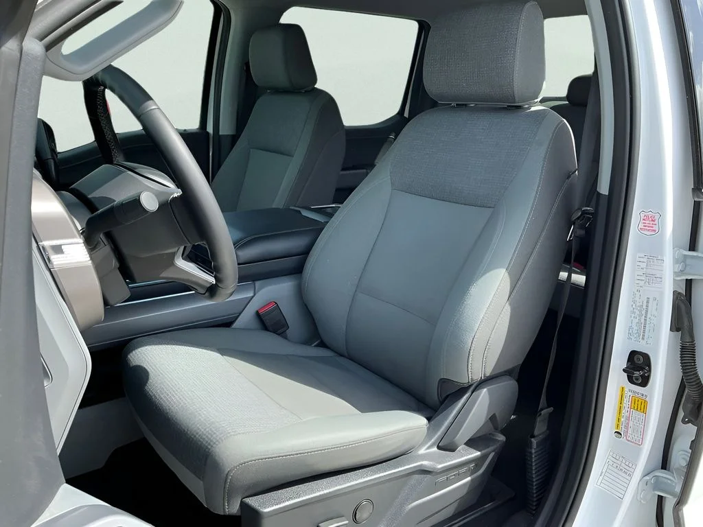 Used 2025 White Ford XLT image 25