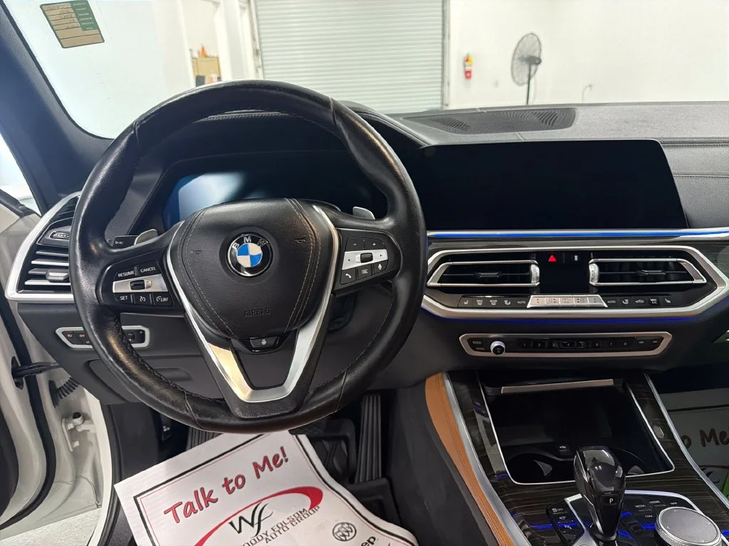 Used 2021 White BMW xDrive40i image 21