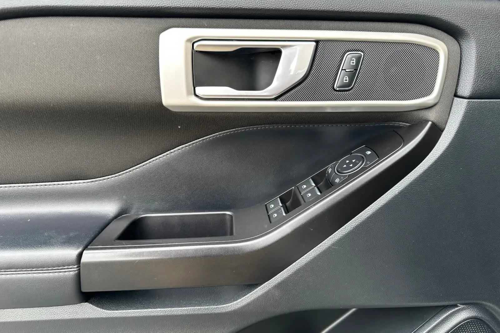 Used 2020 Oxford White Ford XLT image 12