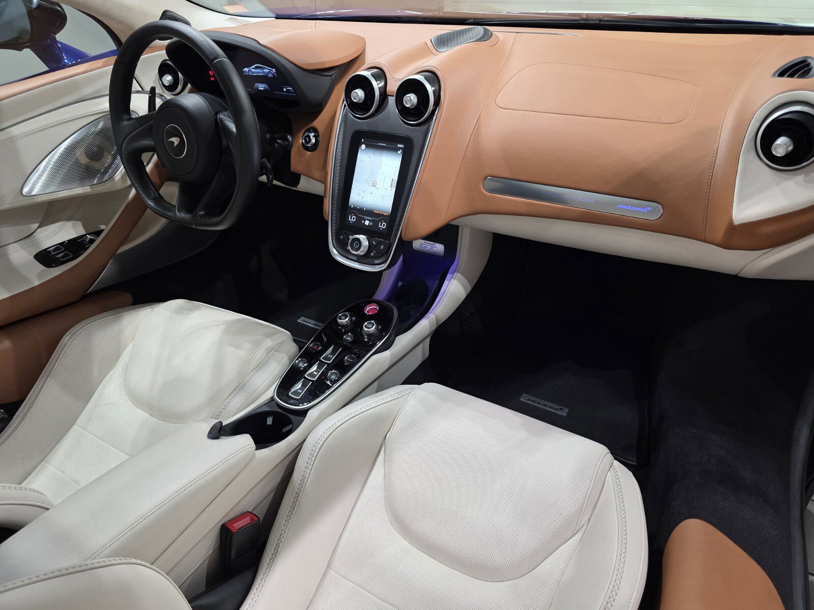 Used 2023 Aurora Blue McLaren  image 19