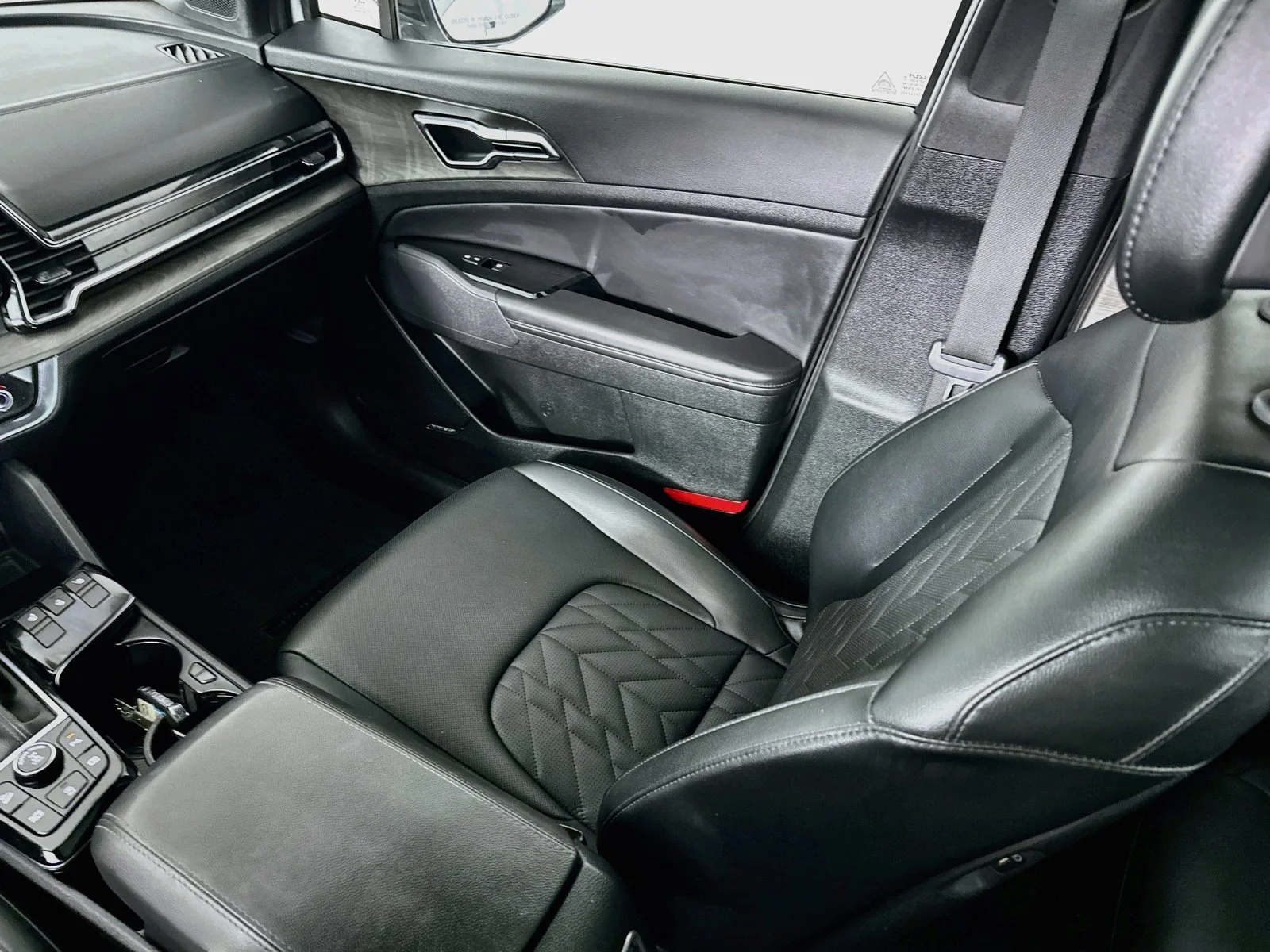 Used 2025 Glacier White Pearl/Ebony Black Roof Kia X-Pro image 25