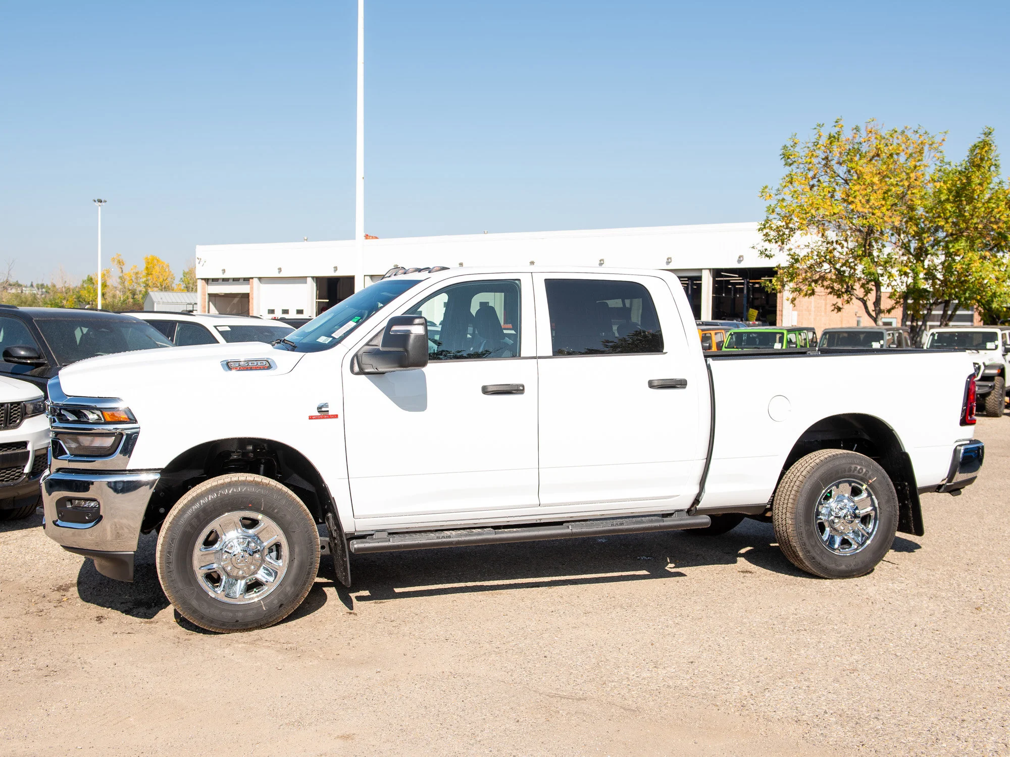 New 2026 White RAM Tradesman*, 12 Inch Screen, Apple CarPlay, 5th Wheel Prep image 3