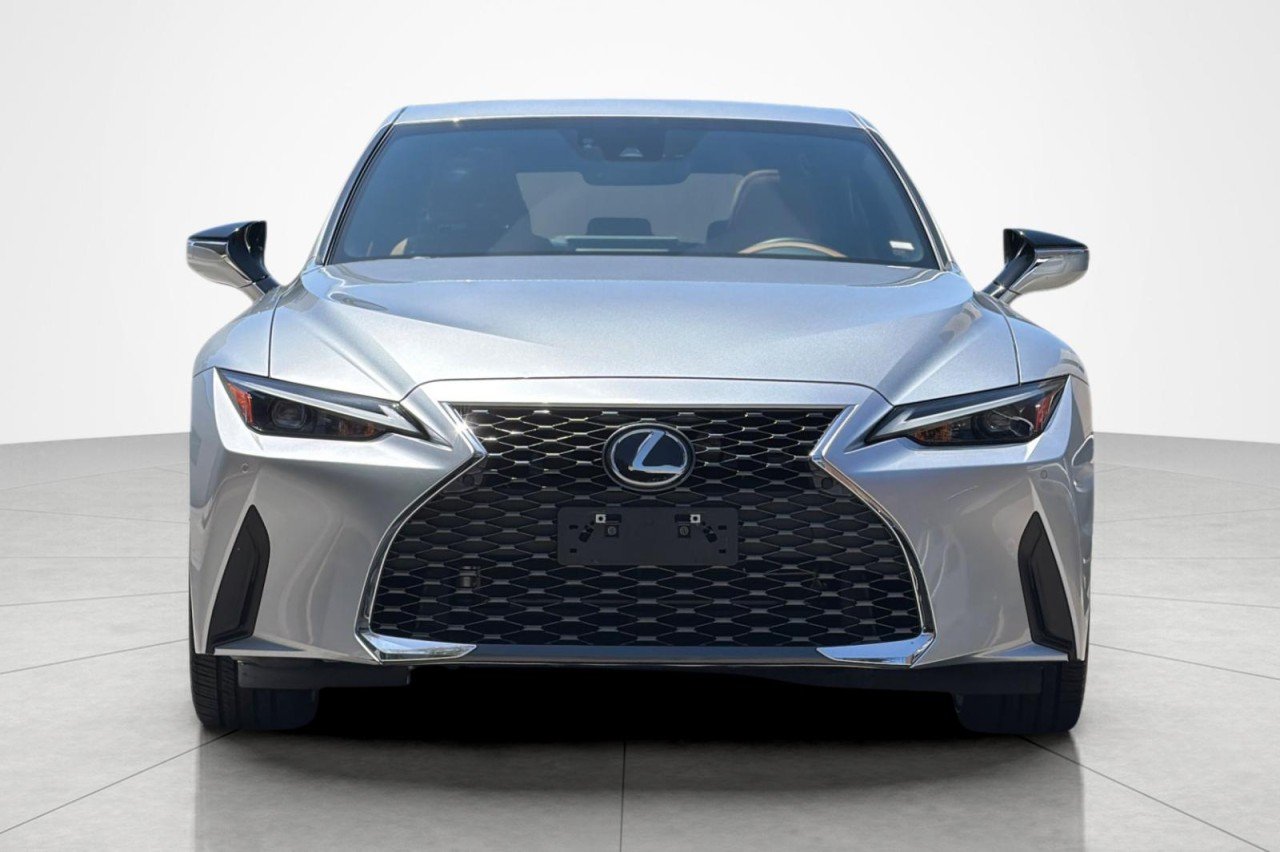 Used 2024  Lexus IS 300 image 8