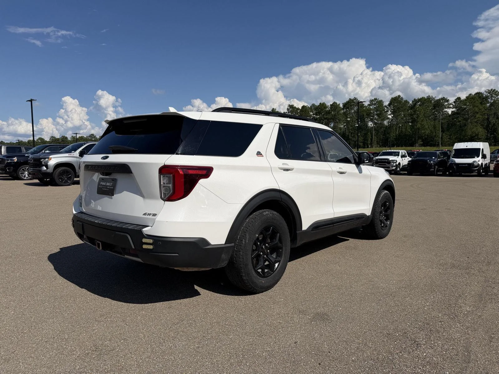 Used 2022 Star White Metallic Tri-Coat Ford Timberline image 6