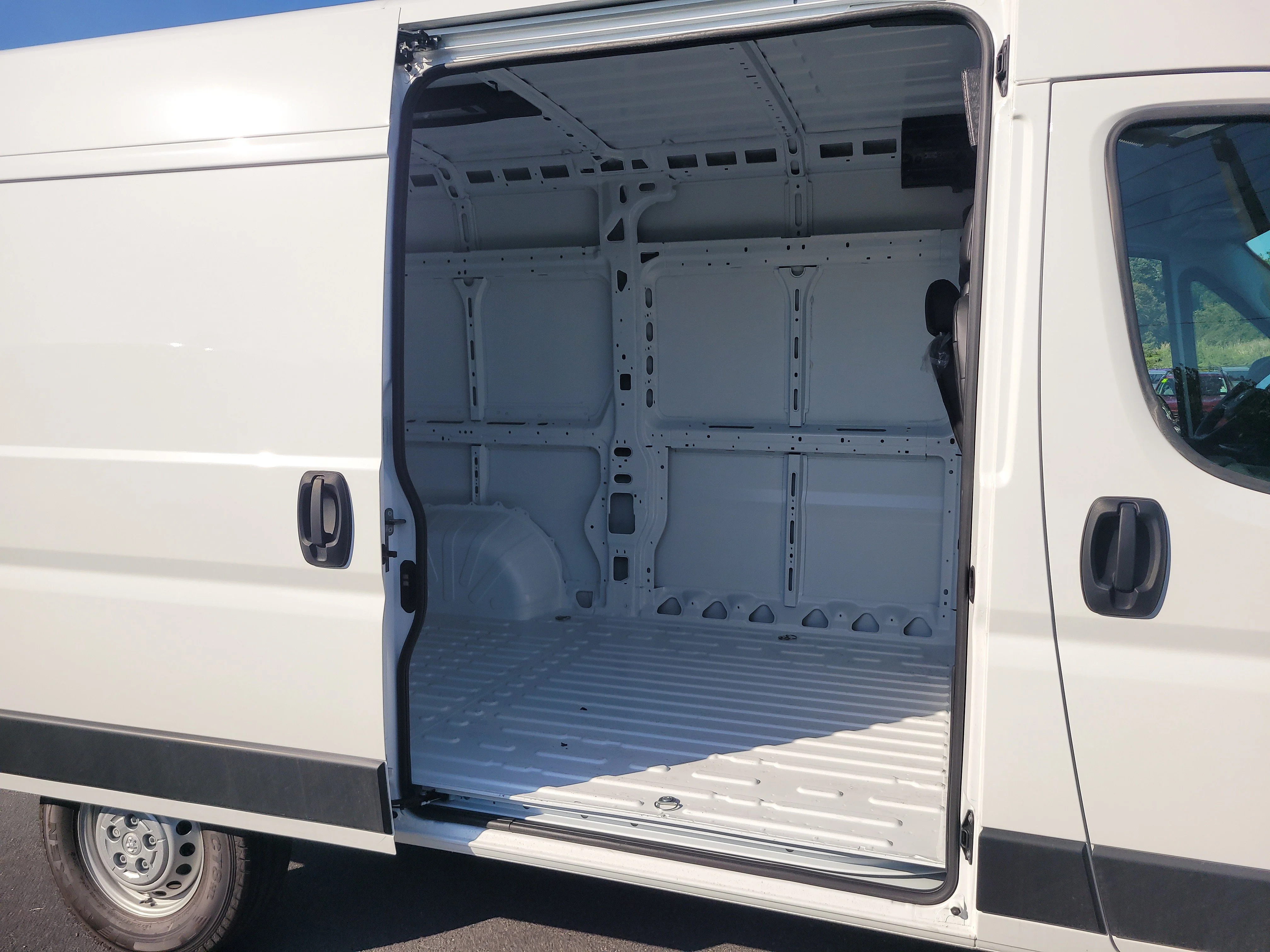 New 2026 Bright White Clearcoat RAM Tradesman image 6