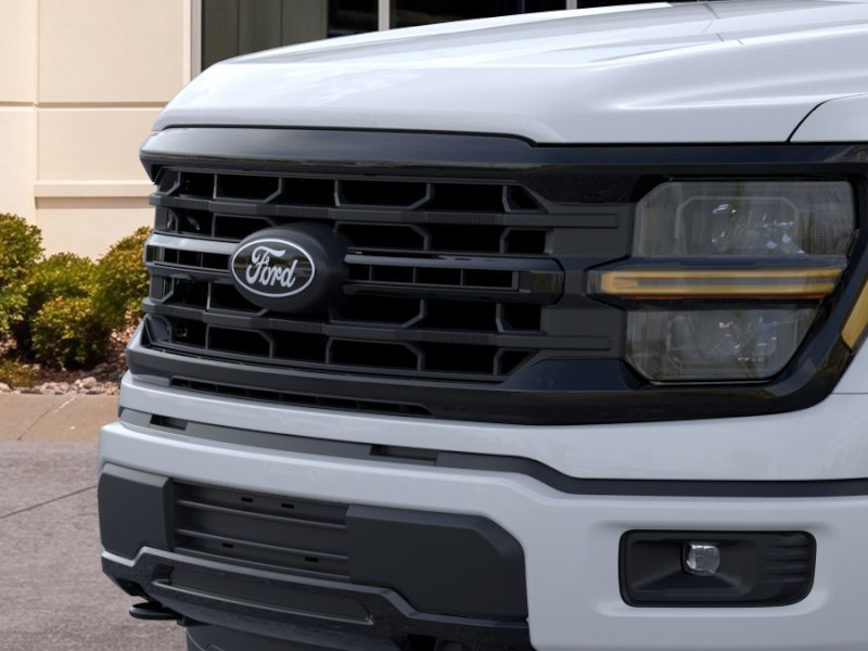 New 2026 Oxford White Ford XLT image 17