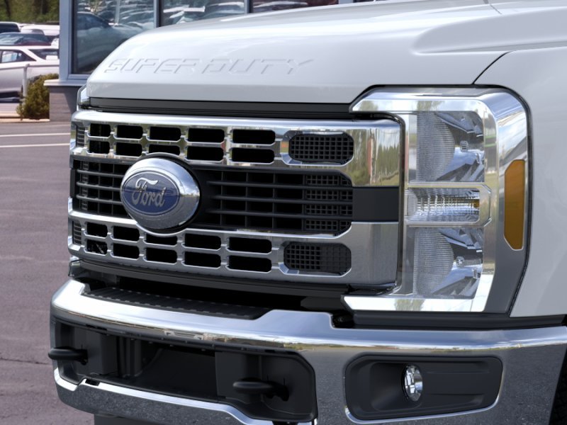 2025 Ford F-350 Super Duty Chassis Cab XLT - Photo 17