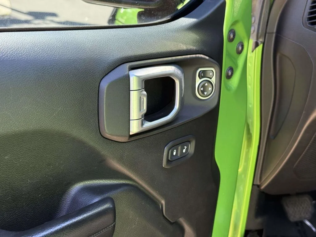 Used 2019 Green Jeep Unlimited Sport S image 33