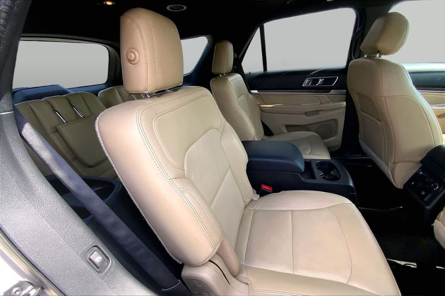 Used 2017 White Gold Metallic Ford Limited image 16