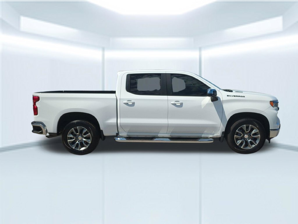 Used 2026 Summit White Chevrolet LT image 8