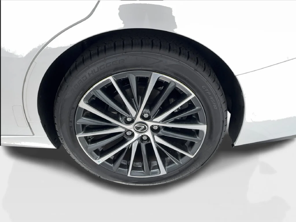 Used 2024 White Lexus 350 image 14