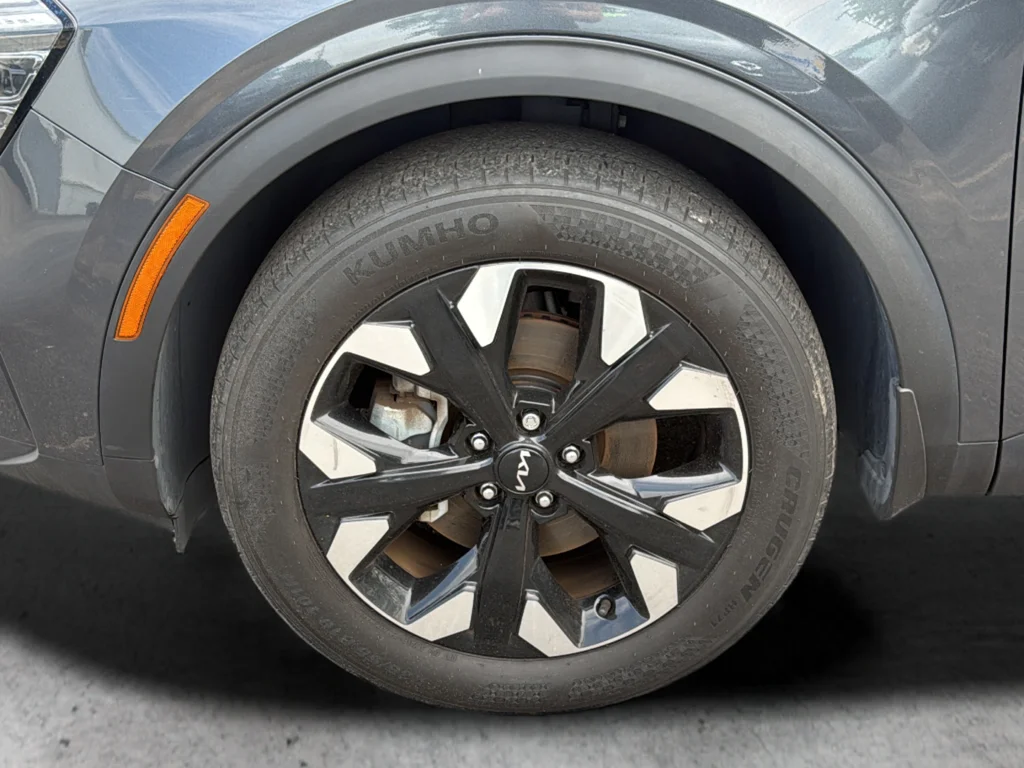 Used 2024 Gray Kia X-Line image 22