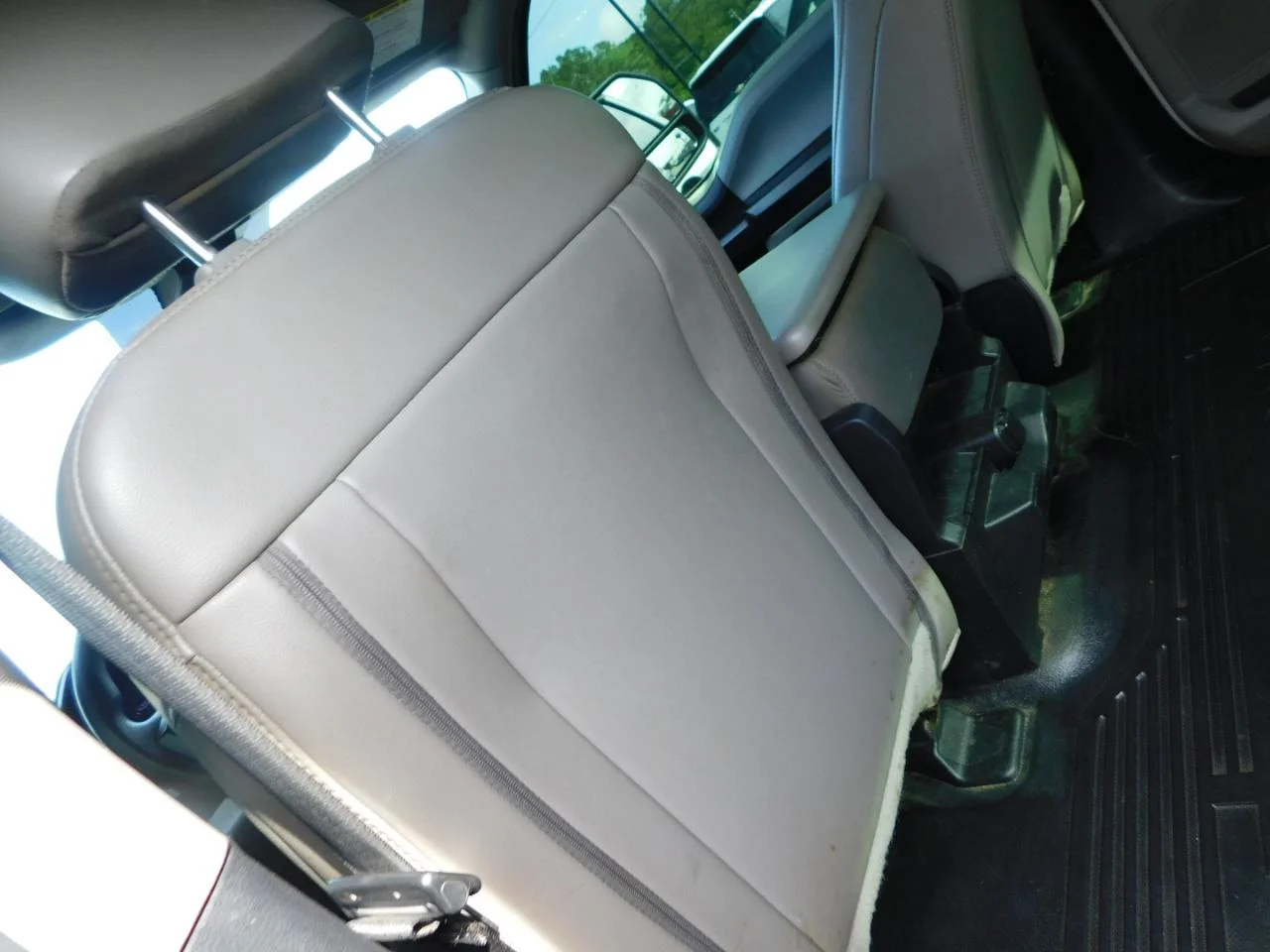 Used 2020 White Ford XL 4WD Crew Cab 6.75 ft Box image 25