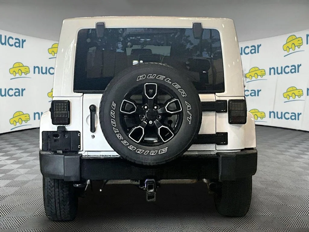 Used 2017 White Jeep Sahara image 5