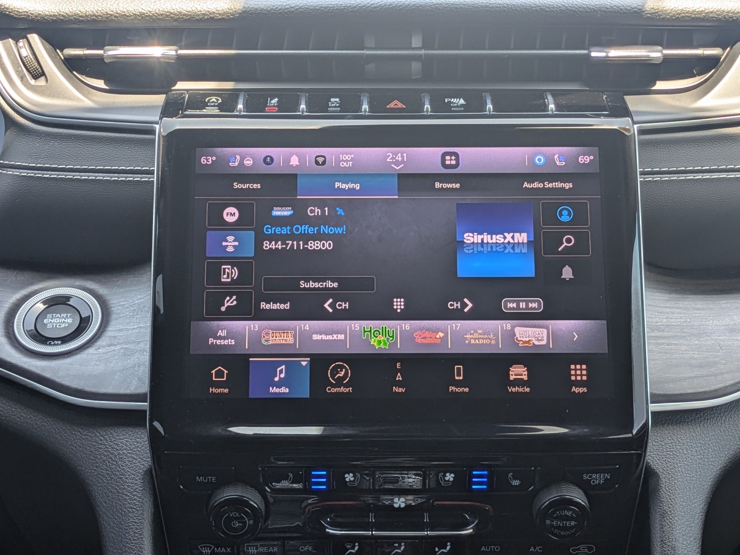 Used 2023 Midnight Sky Jeep Limited image 19