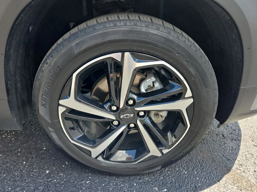 Used 2021 Gray Chevrolet RS image 20