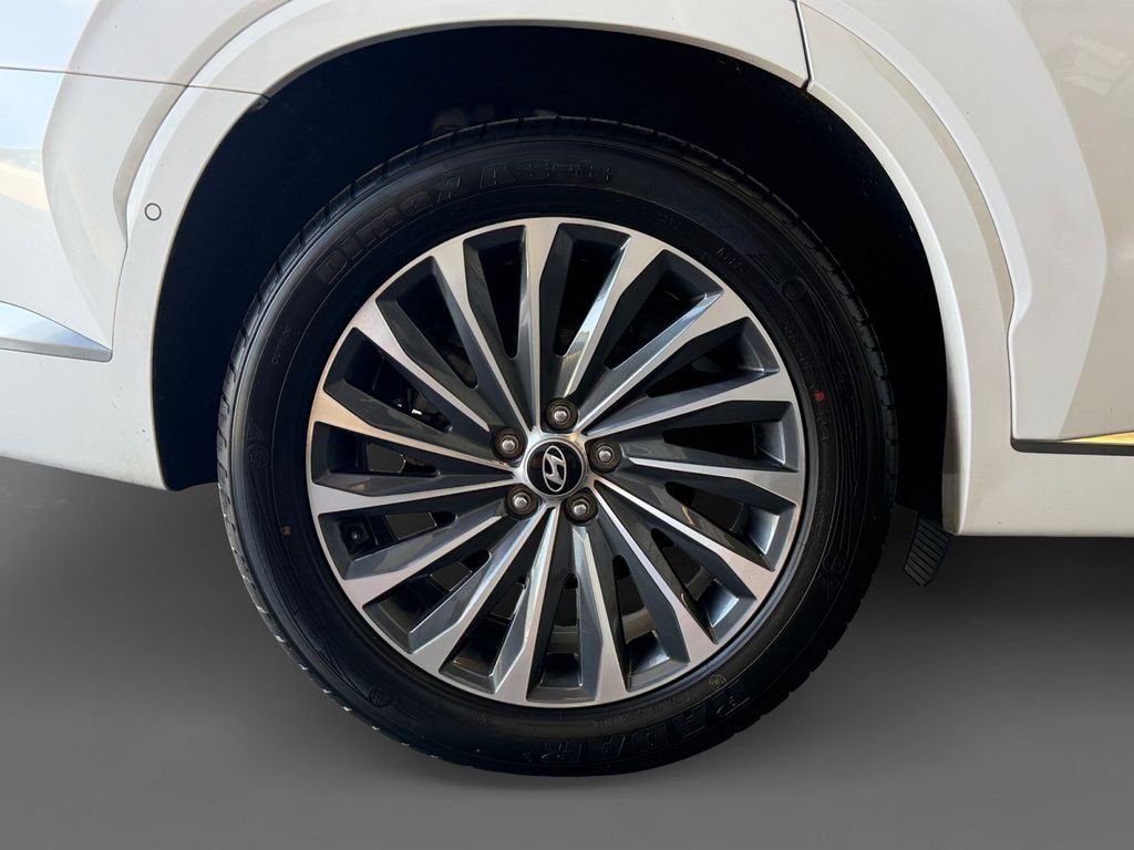 Used 2024 White Hyundai Calligraphy image 10