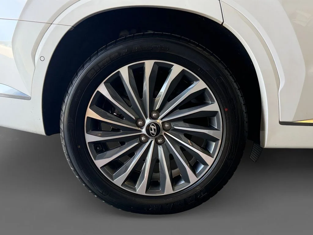 Used 2024 White Hyundai Calligraphy image 10